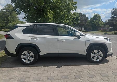 Toyota RAV 4 2.5 4x4 Hybrid Team Deutschland