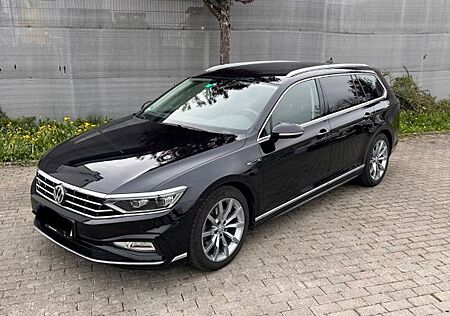 VW Passat Variant Volkswagen Elegance R-Line 1.5 TSI DSG AHK/LED/ACC/RFK