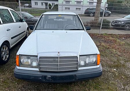 Mercedes-Benz 200