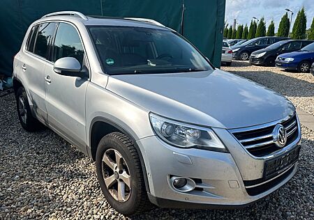 VW Tiguan Volkswagen 4Motio DSG,LEDER,NAVI,PANO,MOTOR UNRUND!!