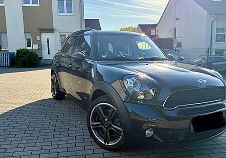 Mini Cooper S Countryman Cooper S / ALL4 / AUTOMATIK / LEDER / PANO
