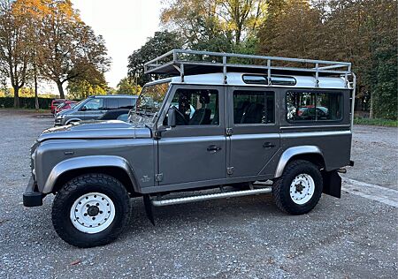 Land Rover Defender 110 Td4 Station Wagon SE