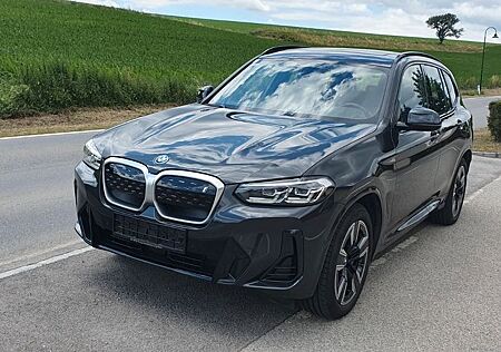 BMW iX3 M Sport/Pano/AHK/Leder, Garantie bis 08/26
