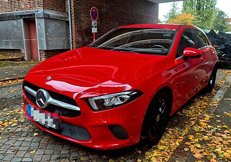 Mercedes-Benz A 180 gebraucht kaufen Mercedes-Benz A 180 d 8-fach Bereift Service Neu