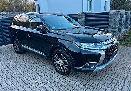 Mitsubishi Outlander Plus 4WD TÜV NEU! 7 SITZER! PDC S-HEFT