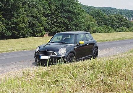 Mini ONE Brick Lane Lemon Yellow