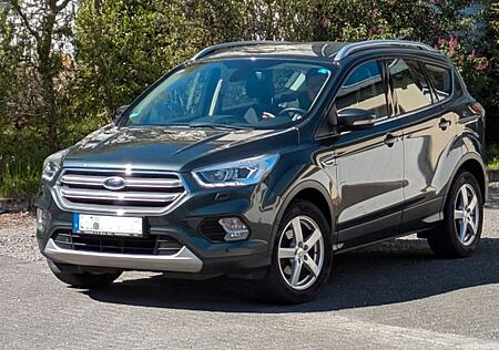 Ford Kuga 1.5 EcoBoost 150 PS Mamba Grün