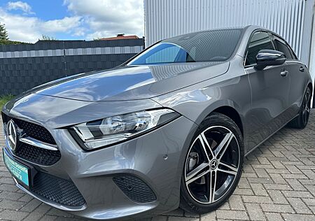 Mercedes-Benz A 200 Night Paket Kamera Top Zustand
