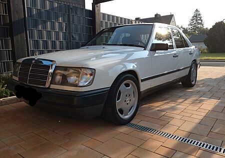 Mercedes-Benz 250 W124 250D 1.Hand GW NR Note 2 plus 108 PS