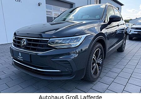 VW Tiguan Volkswagen Active 2.0 TDI DSG VC Navi SHZ 8 fach RFK