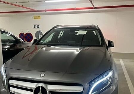 Mercedes-Benz GLA 200 Automatik