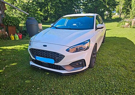 Ford Focus ST 2,3 EcoBoost ST-Styling-Paket
