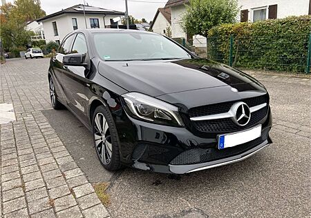 Mercedes-Benz A 220 4MATIC URBAN LEDER NAVI LED