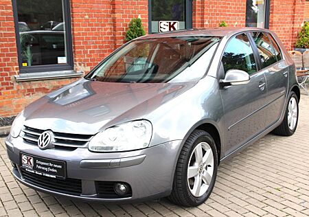 VW Golf Volkswagen V Lim. United