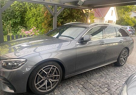 Mercedes-Benz E 220 d T AMG-Line, AHK, Totw. Assistent