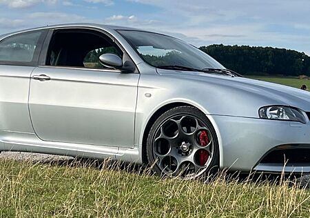 Alfa Romeo 147 gebraucht kaufen Alfa Romeo 147 GTA- alles neu- 24.900 km- Scheckheft