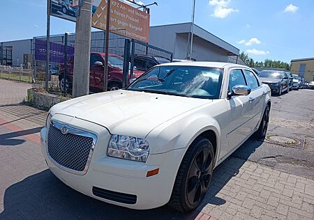 Chrysler 300C 2.7 V6 Autom.TÜV 01.2028*KLIMA*TEMPOMAT*20Z