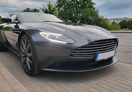 Aston Martin DB11