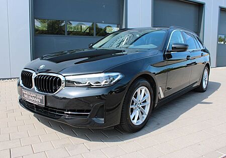 BMW 520 d Touring AHK LHZ LED PDC LIVE
