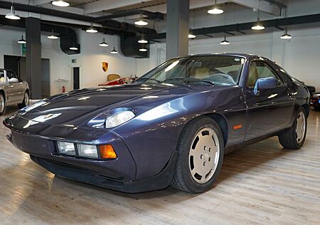 Porsche 928 S2