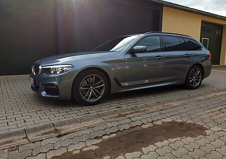 BMW 530d xDrive Touring A -
