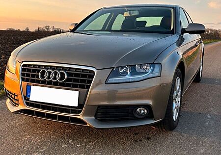 Audi A4 1.8 TFSI Attraction/Tempom./SHZ/PDC/Klimaaut.