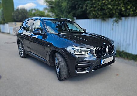 BMW X3 xDrive30i, Leder/AHK/adapt.LED/Navi/8-fach b.