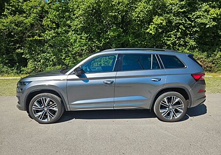 Skoda Kodiaq 2.0 TDI SPORTLINE PANO Leder AHK STHZ 7Si