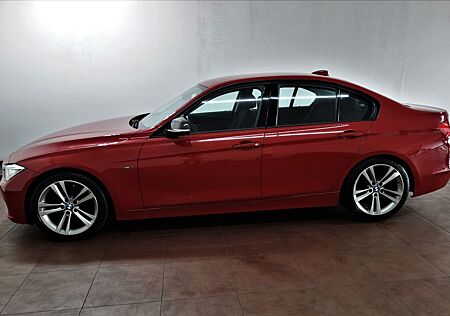 BMW 328 iA Lim. SportLine Navi/Xenon/M-Sport 18-Zoll