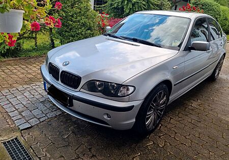 BMW 320i -