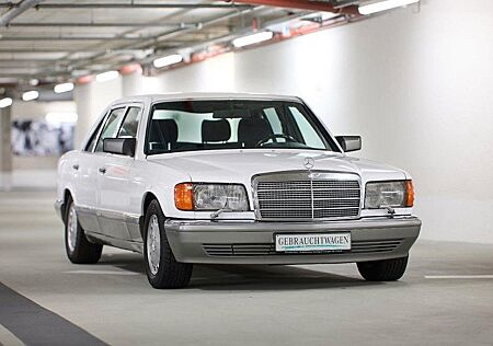 Mercedes-Benz 560 SEL
