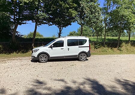 Dacia Dokker TCe 115 Stepway Celebration Stepway C...