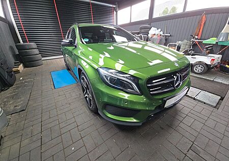 Mercedes-Benz GLA 200 AMG- Line*Bi-Xenon*Leder*Night-Paket