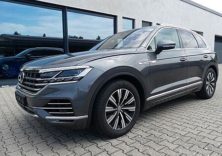 VW Touareg Volkswagen 4.0 V8 310kW 4MOTION Voll Pano Standhei