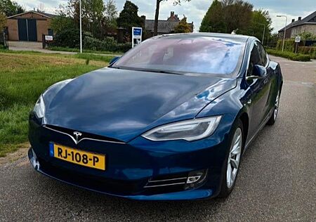 Tesla Model S 100D mit FSD