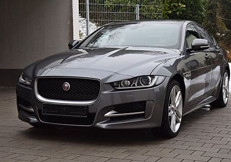 Jaguar XE 20d 180PS AWD R-Sport MERIDIAN LEDER KAMERA