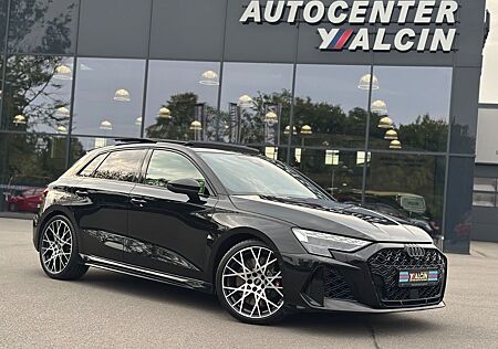 Audi RS3 2.5 TFSI S tro. quat SB 1.H/PANO/HUD/280Km/h