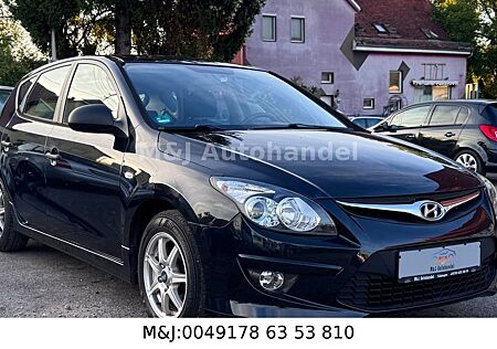 Hyundai i30 FIFA WM Edition/klima/8Fachbereift