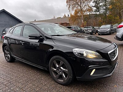 Volvo V40 CC 2,0 D3 AUT. Momentum*Leather*LED*