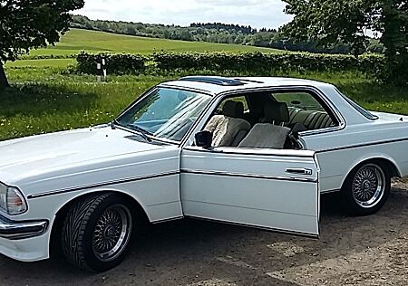 Mercedes-Benz CE 230 H-Zulassung; Eibach/Tieferlegung; Alus: Option