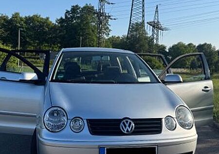 VW Polo Volkswagen 1.4 AUTO BASIS Basis