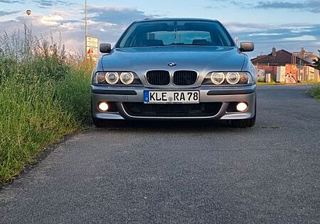 BMW 528i Auto