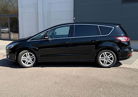 Ford S-Max 2,0 TDCi 132kW 4x4 Titanium PowerShift...
