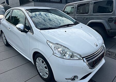 Peugeot 208 Allure KLIMA/PDC/SHZ/TEMPOMAT/LEDER