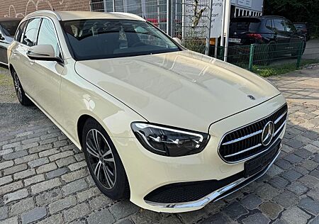 Mercedes-Benz E 200 d , Navi, Widescreen, Taxometer+Dachschild