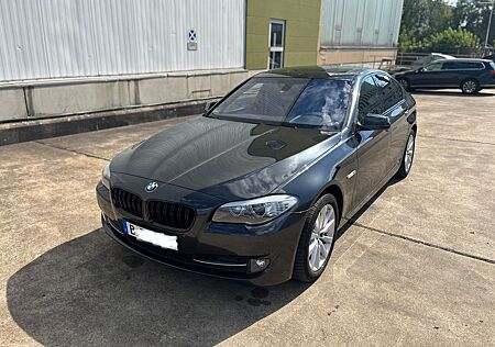 BMW 523i -