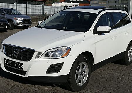 Volvo XC 60 Momentum AWD/Xenon/ACC/AHK/Navi