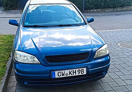 Opel Astra 1.6 -