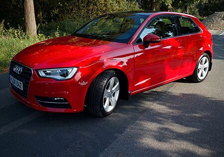 Audi A3 quattro 2.0 TDI | Panorama, Navi, Xenon