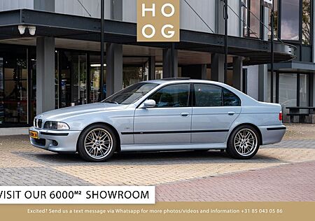 BMW M5 E39 4.9 V8